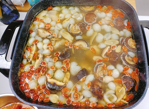 季節限定~龍眼香菇雞湯 的食譜成品照片