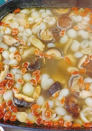 季節限定~龍眼香菇雞湯 的食譜成品照片