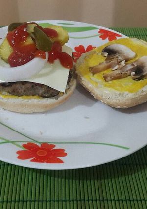 Una foto de Hamburguesas de pavo con champiñones