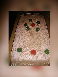 Una foto de Postre de frutilla, chocolate y cerezas ☺️