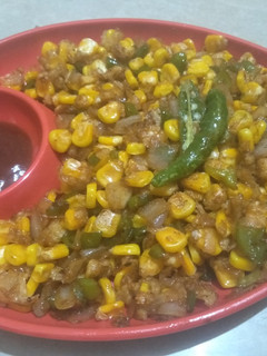 क्रिस्पी चिल्ली कॉर्न चाट (crispy chilli corn chaat recipe in Hindi) रेसिपी मुख्य फोटो