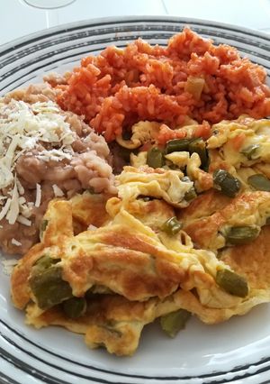 Una foto de Huevos 🥚 con Nopalitos
