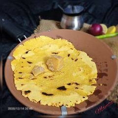 A picture of Makki di roti.