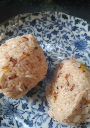 A picture of Rice Ball (Onigiri).