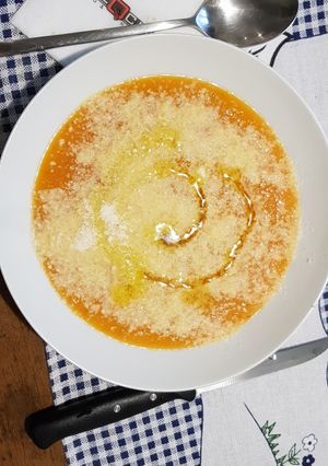A picture of Pumpkin soup aka Crema di zucca (light version).