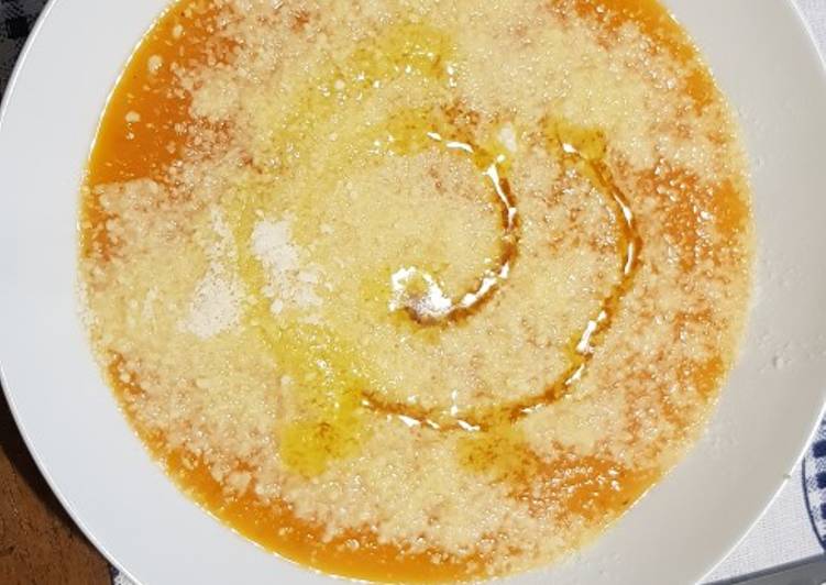 Pumpkin soup aka Crema di zucca (light version)