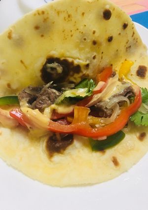 Hình của món Gỏi bò ớt chuông, potato flatbread.