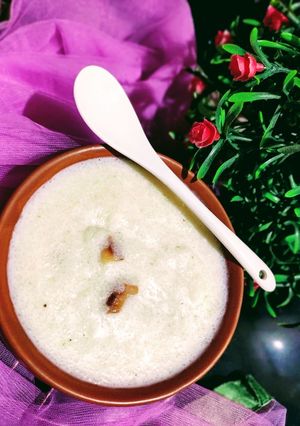 A picture of Rava kheer.