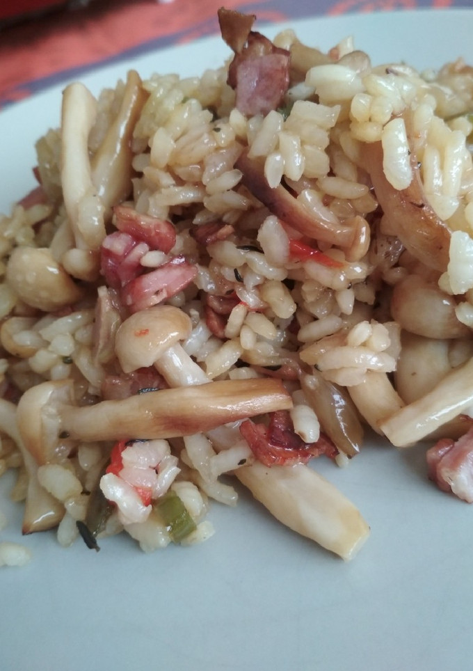 Una foto de Arroz con setas