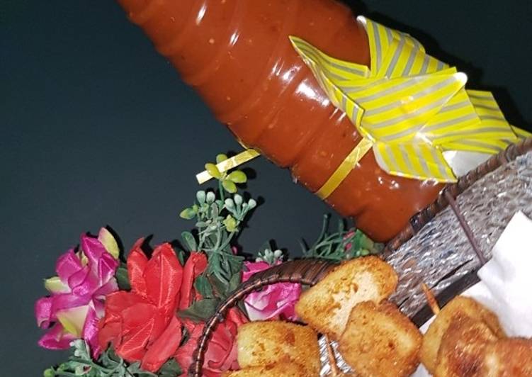 Homemade ketchup with crispy potatoes π