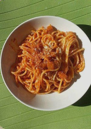 Una foto de Espaguetis a la amatriciana