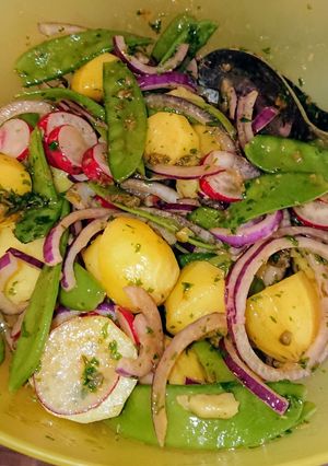 Burgonyasaláta francia 🇫🇷 dresszingben - vegán recept fotója