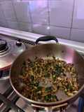 Espagueti con champiñones y perejil