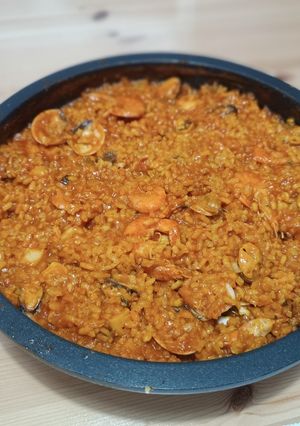 Una foto de Arroz con mix de mariscos