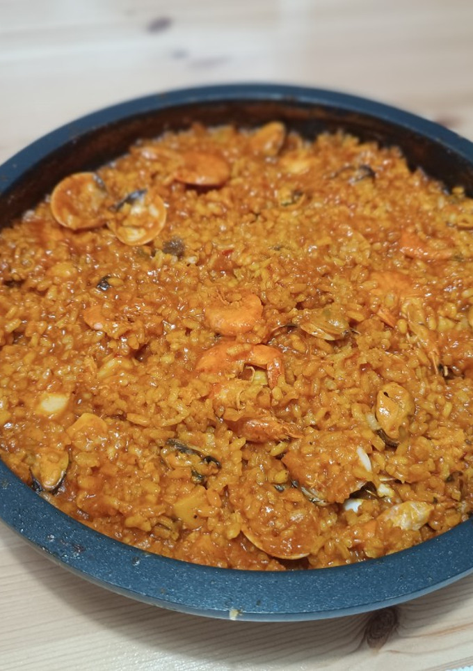 Una foto de Arroz con mix de mariscos