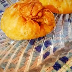 A picture of Creamy Chicken kachori.