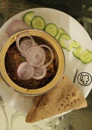 A picture of Qeema aloo.