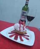 Helado de fresa con coulis de fresa