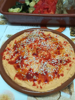 Una foto de Hummus con pimientos del piquillo