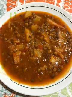 Una foto de Guiso de lentejas rapidito! Sin Carne porque lo hice con lo que tenía