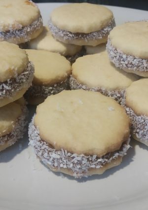 Una foto de Alfajores de Maicena fácil 💯
