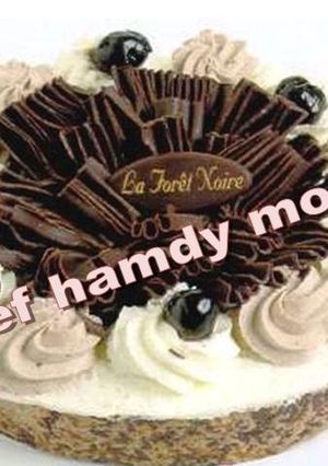 صورة لوصفة 🎂الغابه السوداء🎂 او باسمها الفرنساوي. la foret noier او البلاك فورست