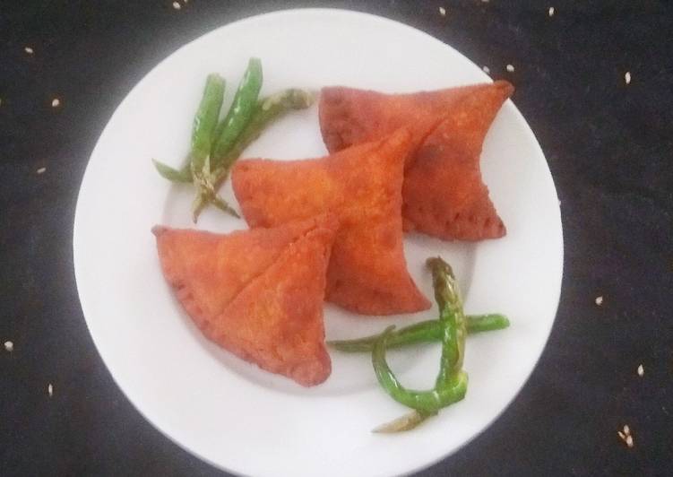 Rajgira Kuttu Samosas