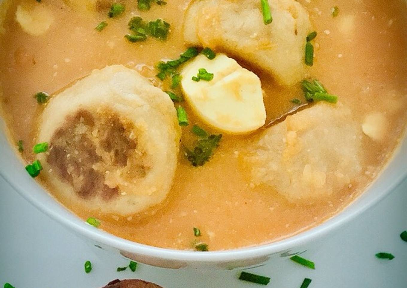 Sopa de albóndigas de coliflor y pollo al horno (aprovechamiento)