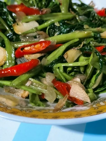 Langkah Gampang Menyiapkan Resep Tumis kangkung saus tiram yang Lezat Sekali Anti Ribet, Bisa Manjain Lidah