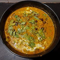 A picture of Ridge gourd and Chana curry.