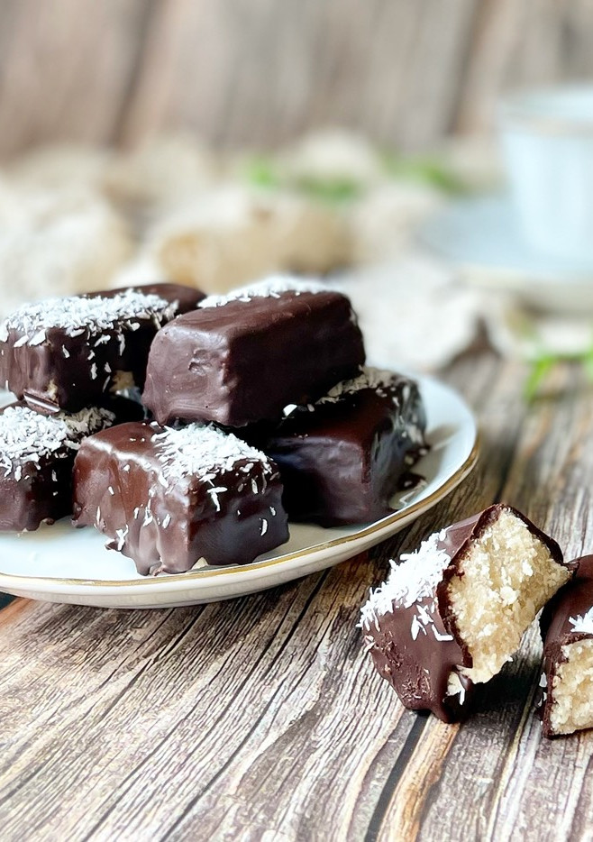 Una foto de Barritas de coco y chocolate