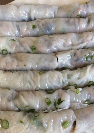 Hình của món Bánh cuốn tráng chảo.
