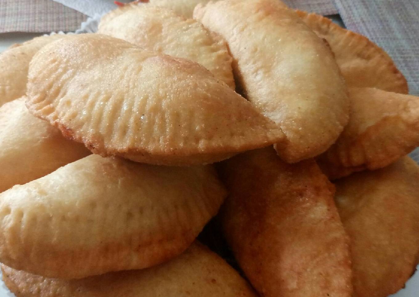 Panzerotti pugliese deep fried pizza