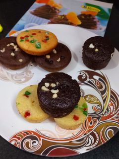 सॉफ्ट कप केक (Soft Cup Cake recipe in hindi) रेसिपी मुख्य फोटो