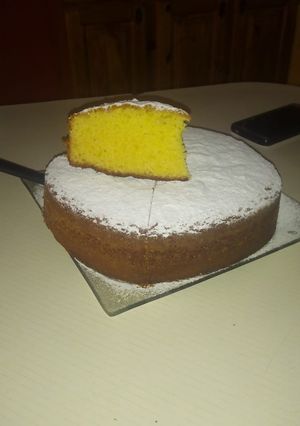 Una foto de Torta de naranja licuada.🍊