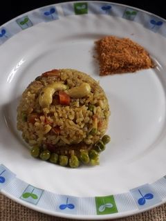 मटार भात (Matar Bhat Recipe In Marathi) रेसिपी चे मुख्य फोटो
