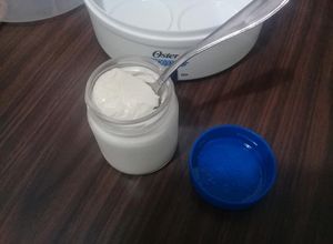 Una foto de Yogur de leches (Máquina Yogurtera)