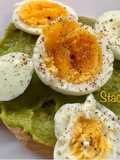 Toast with Egg and Guacamole!