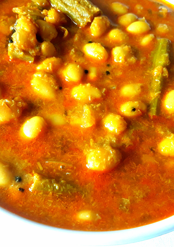 முருங்கைக்காய் மொச்சை குழம்பு செய்முறை முக்கிய புகைப்படம்