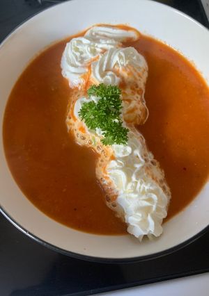 A picture of Simple tomato soup.