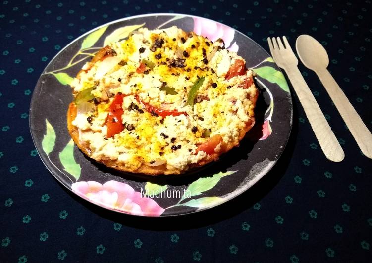 Recipe of Quick Oats Pizza Crust with toppings