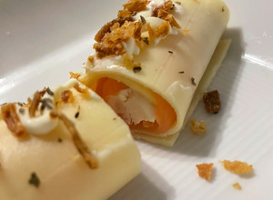 Foto principal de Canelón frío de salmón y queso de cabra 🐟🧀