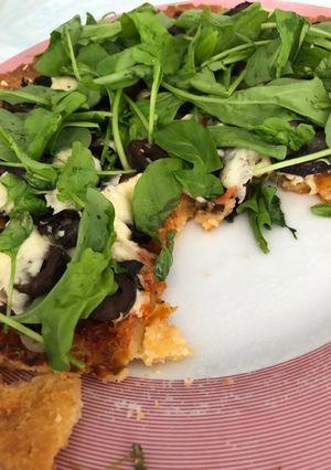 Una foto de Pizza veggie de harina de arroz