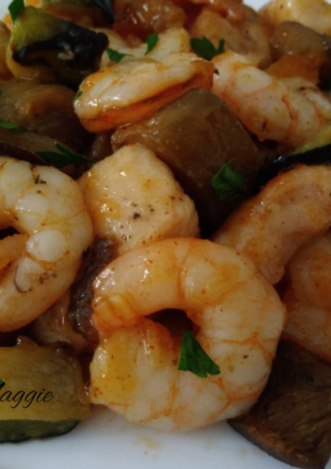 Una foto de Pollo con gambas al estilo chino