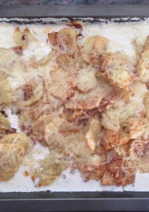Una foto de Patatas con crema de leche y queso emental