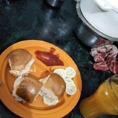 A picture of Masala pav.