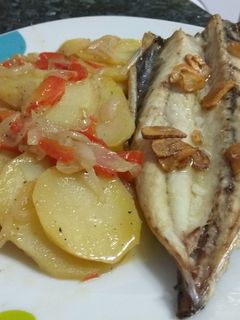 Una foto de Verdel al horno