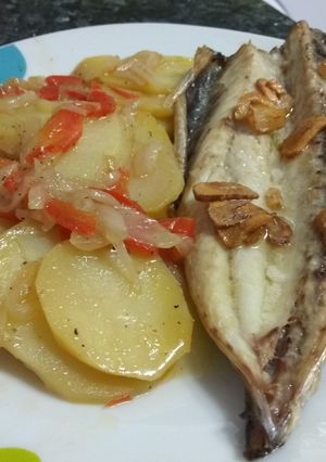 Una foto de Verdel al horno