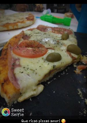 Una foto de Prepizzas 🍕🍕! Rquísima esponjosa pero crocante a la vez