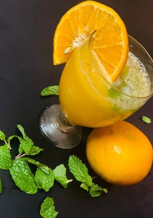 ऑरेंज मॉकटेल(Orange mocktail recipe in Hindi) रेसिपी मुख्य फोटो